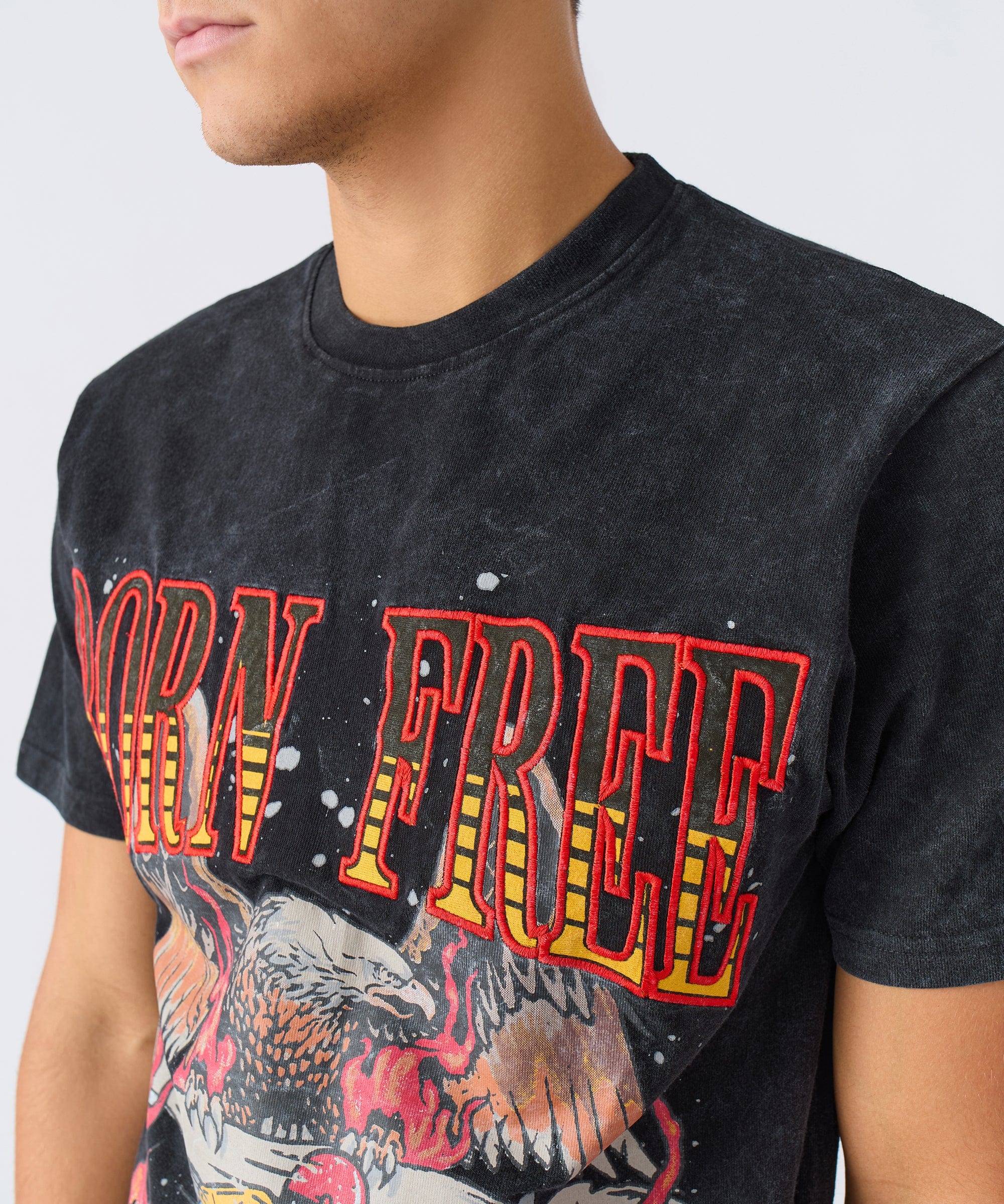 Born Free Applique Graphic Short Sleeve Tee - Charcoal